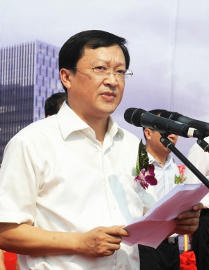 人物名片：易红（东南大学校长）